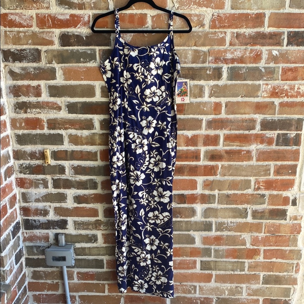 NEW🌺Hilo Hattie’s Hibiscus Slip Dress